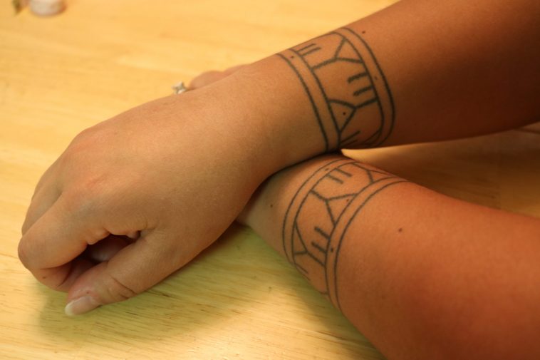 Women finding Inuit identity and connections through traditional tattoos