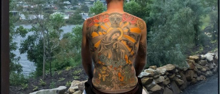 Tasmanian museum live streams 'human canvas' whose artist-designed tattoos are worth €150,000